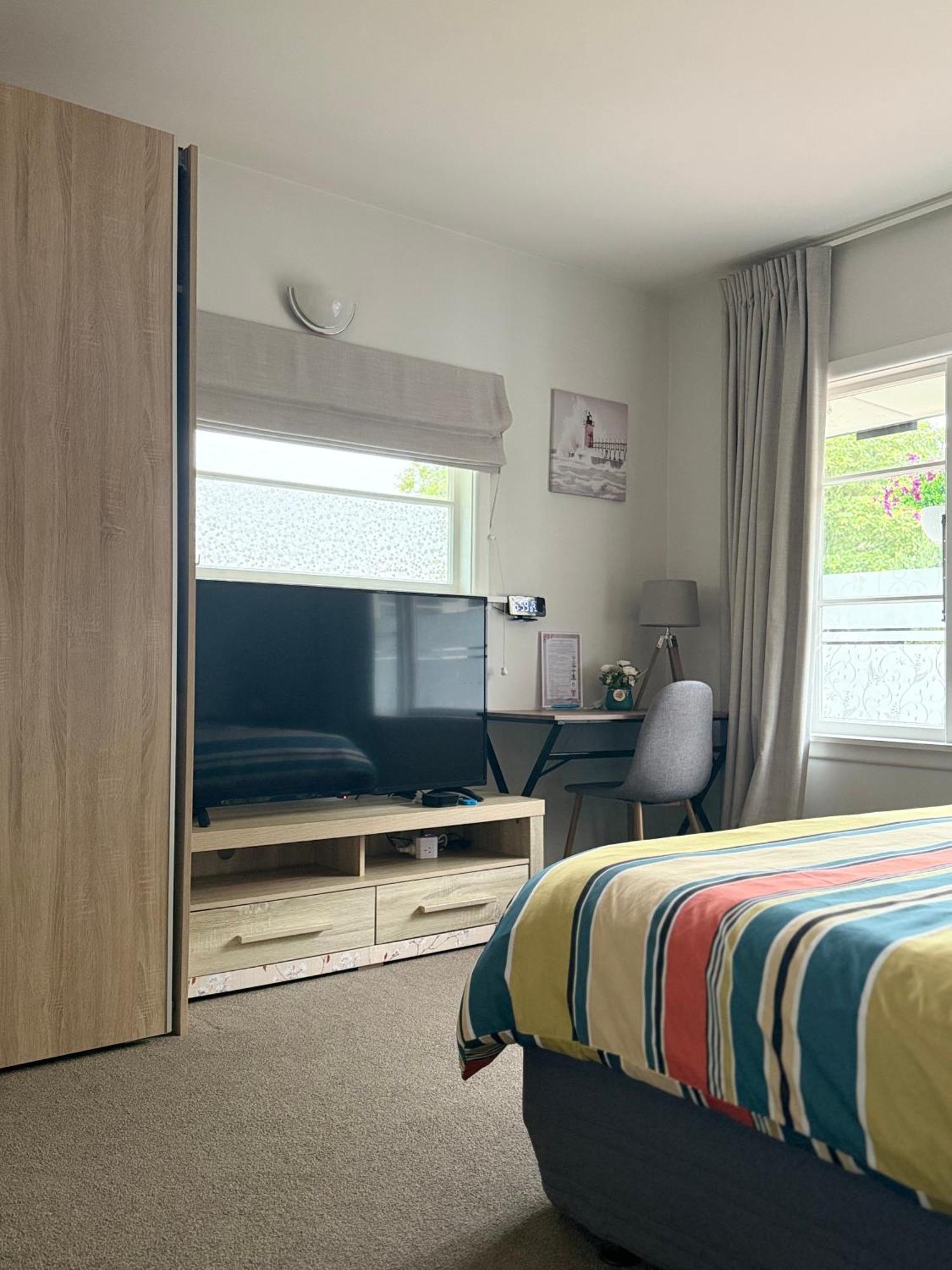 Cozy And Sunny Room Near City To Seapath Christchurch Exterior foto